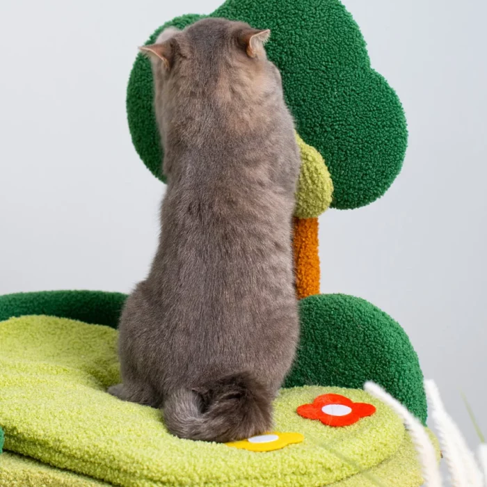 Green Tree-style Carpeted Cat Tree